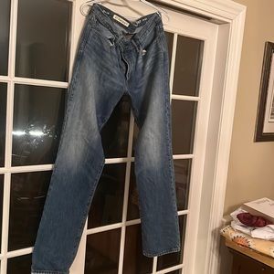 Gap 1969 straight distressed denim 32x34 almost new